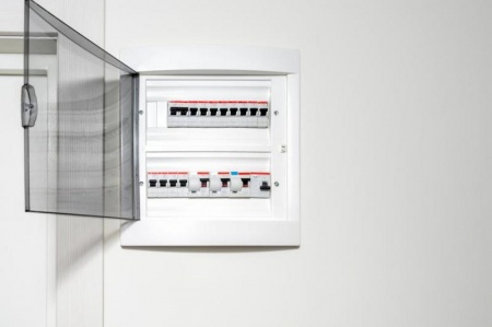 Comment choisir un &eacute;lectricien qualifi&eacute; &agrave; Hellert pour vos travaux ?